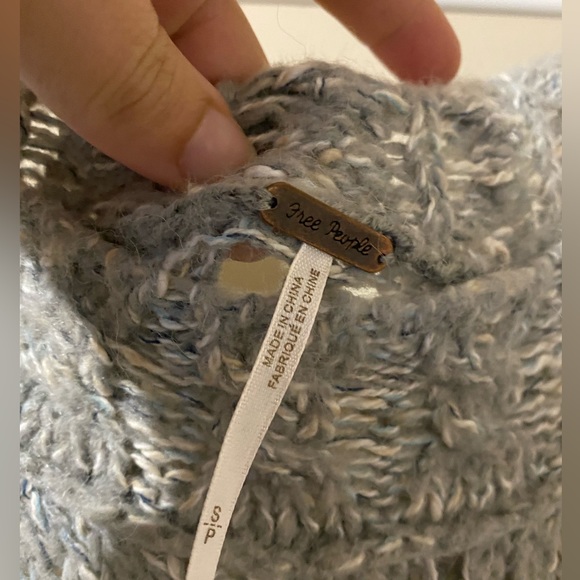 Free People Knit Sweater Size small - Picture 3 of 3